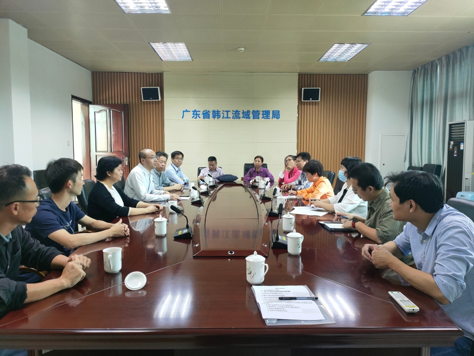 座谈会.jpg